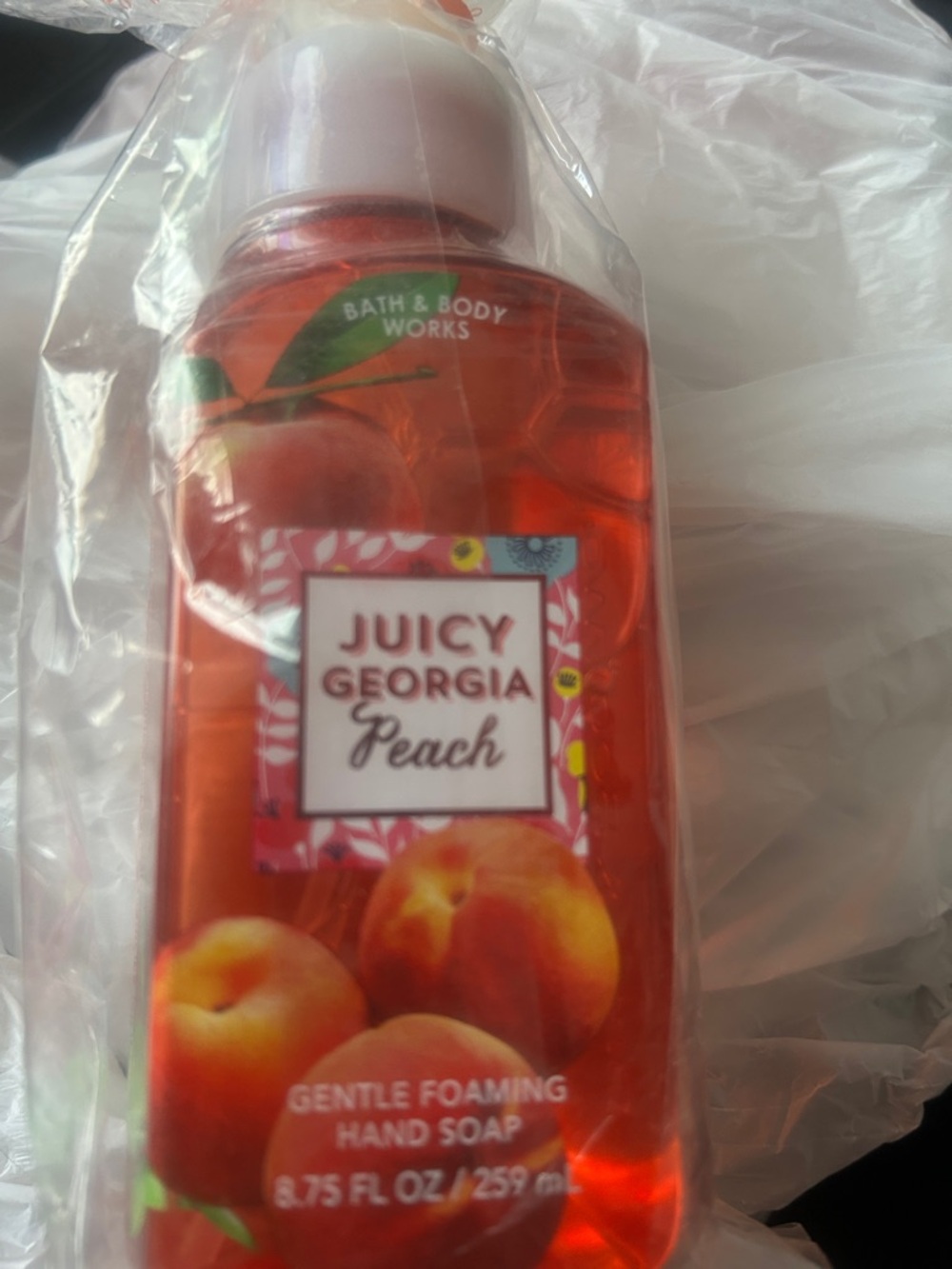 Bath & Body Works Juicy Georgia Peach Foaming Hand Soap - Orange